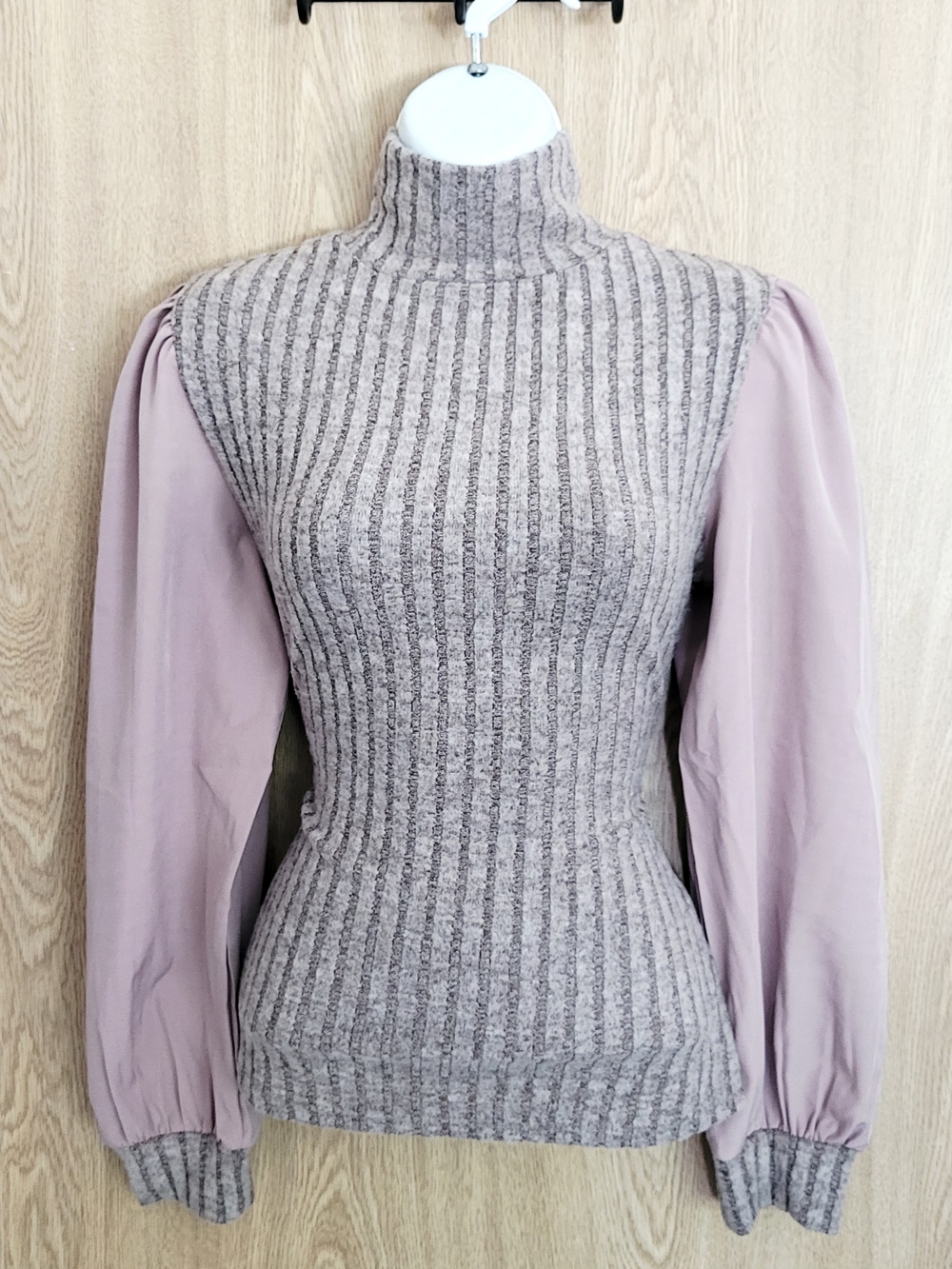 🩷 NWOT Ribbed TurtlenecK Top with Blush Puff Sleeves - Picture 3 of 6